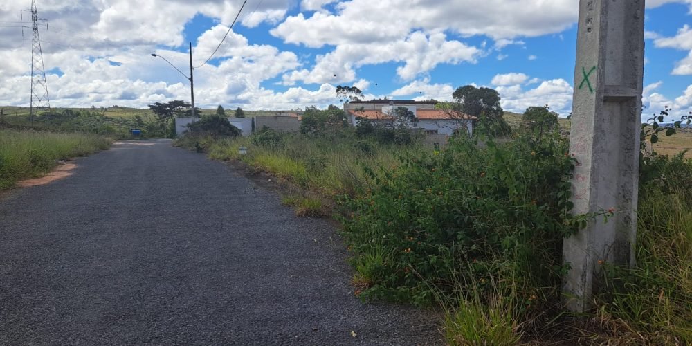 Lote plano no Condomínio Bicas (1)