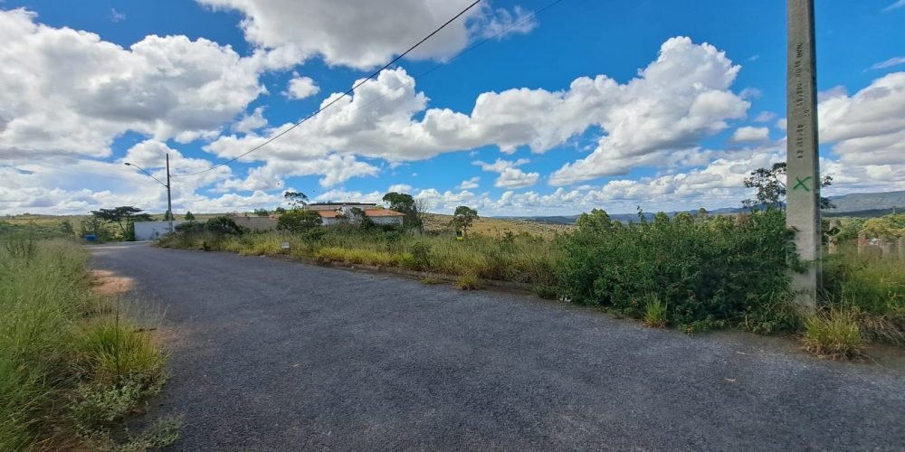 Lote plano no Condomínio Bicas (4)