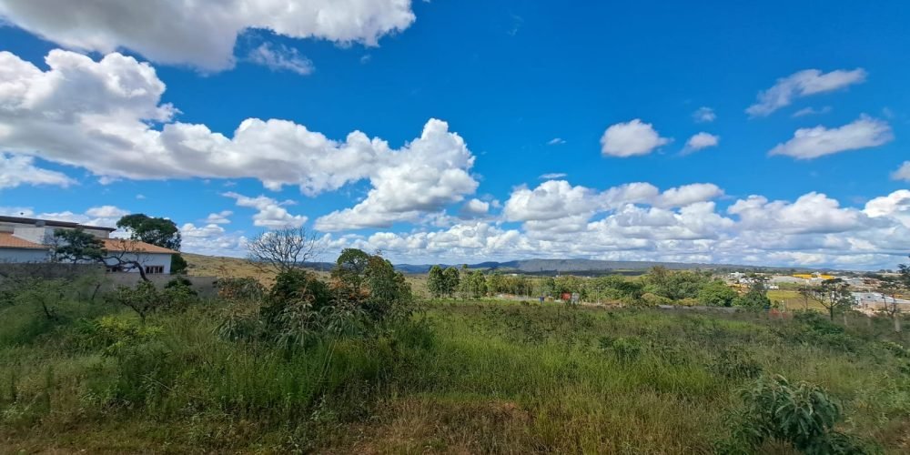 Lote plano no Condomínio Bicas (5)
