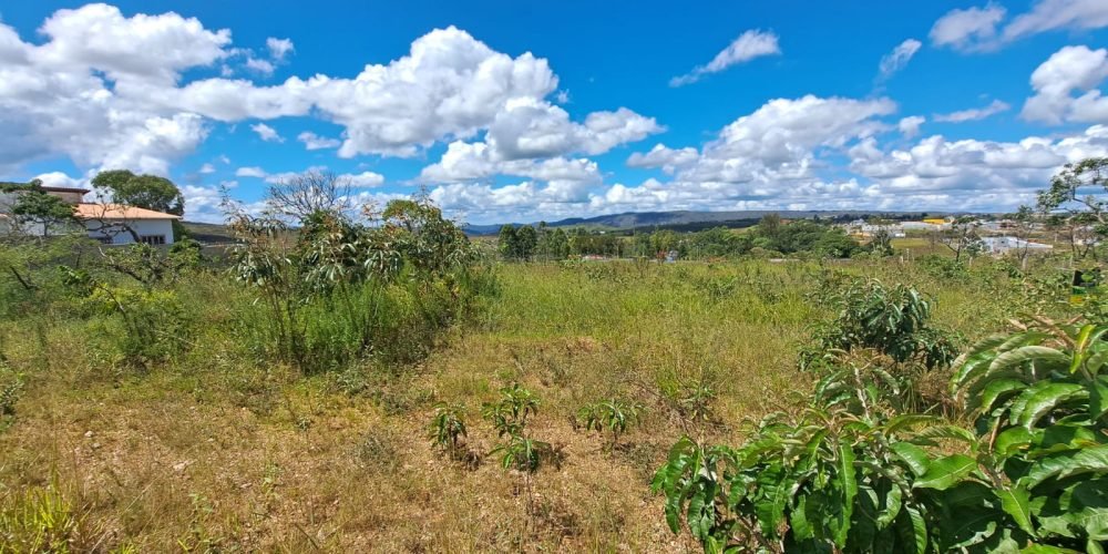 Lote plano no Condomínio Bicas (7)