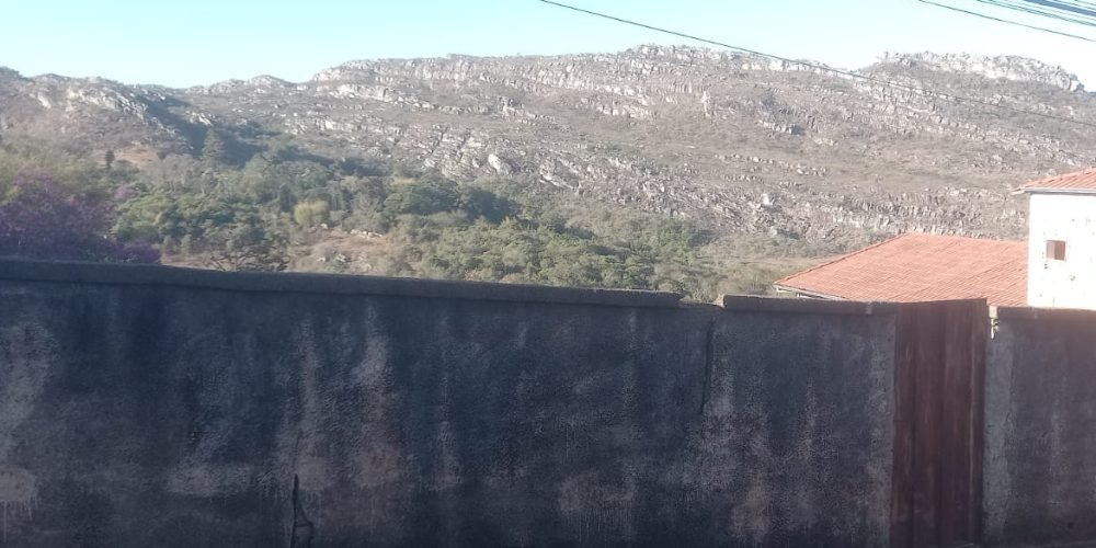 Lotes na Rua da Palha murado (4)
